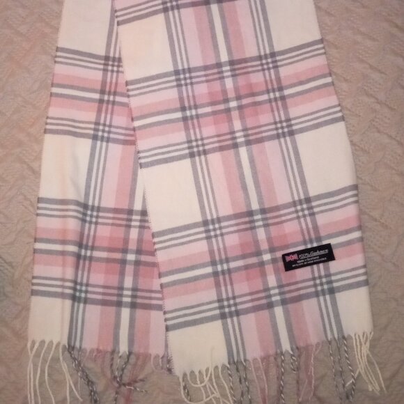 Brand New 100% Cashmere Scarf Unisex - Made in Scotland. Soft, warm and cozy - Picture 1 of 3